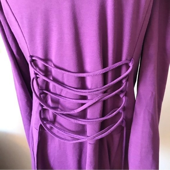 SERINITA plum coloured purple cloak cape style dress with corset closures. XXL - Picture 6 of 12